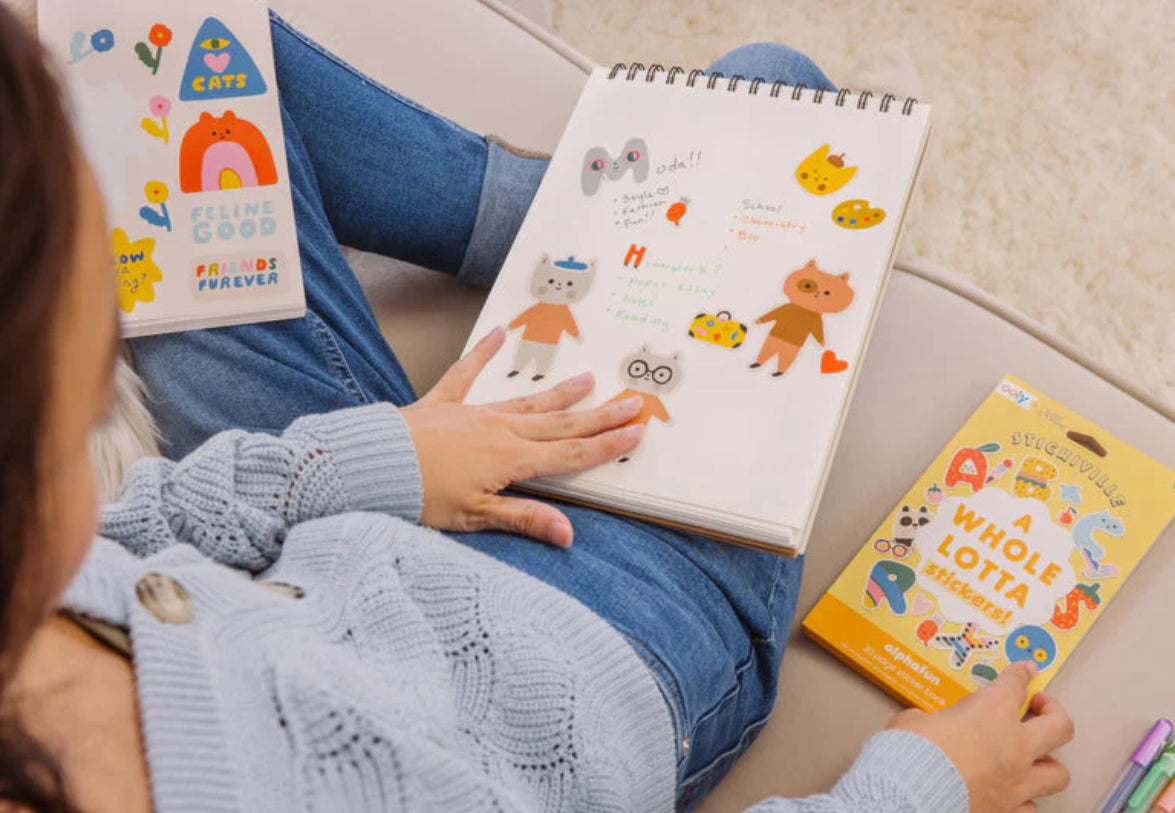 كتاب ملصقات الحروف بالانجليزية