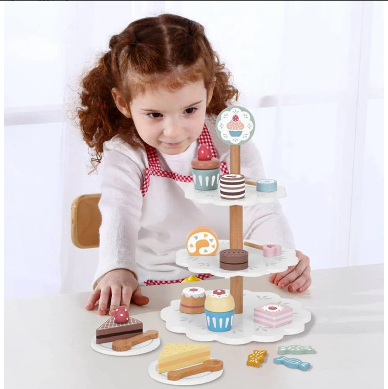 ستاند الحلويات الخشبي