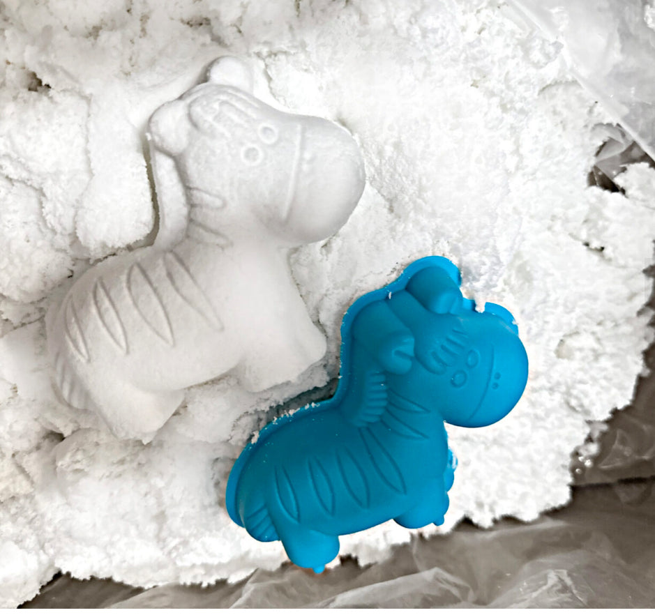 ثلج السحري مع قوالب