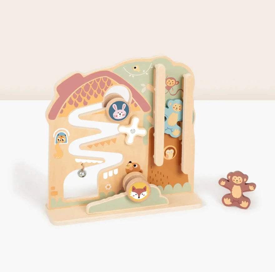 مسار  تفاعلي خشبي