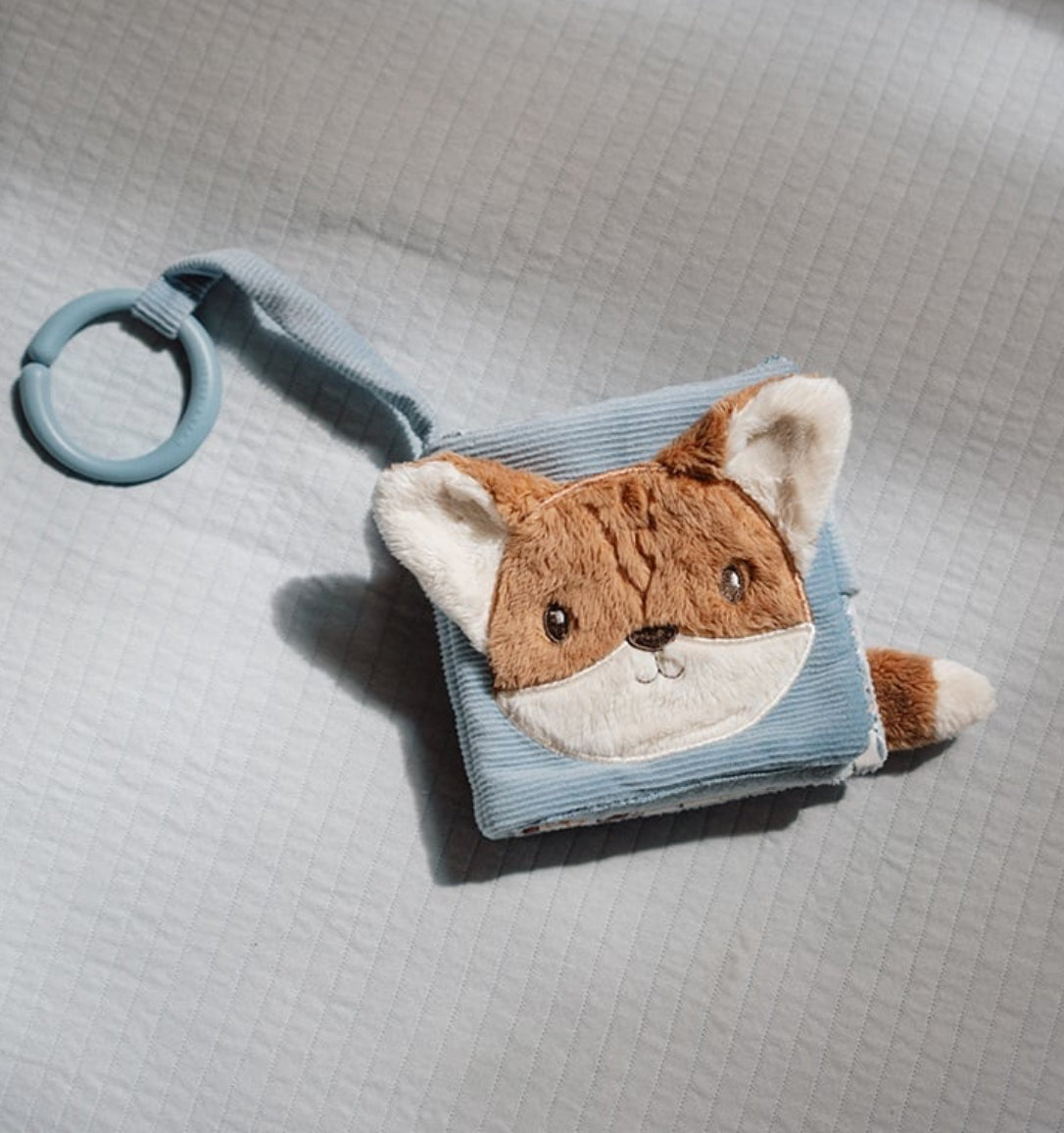 كتاب قماشي ثعلب مع تعليقة