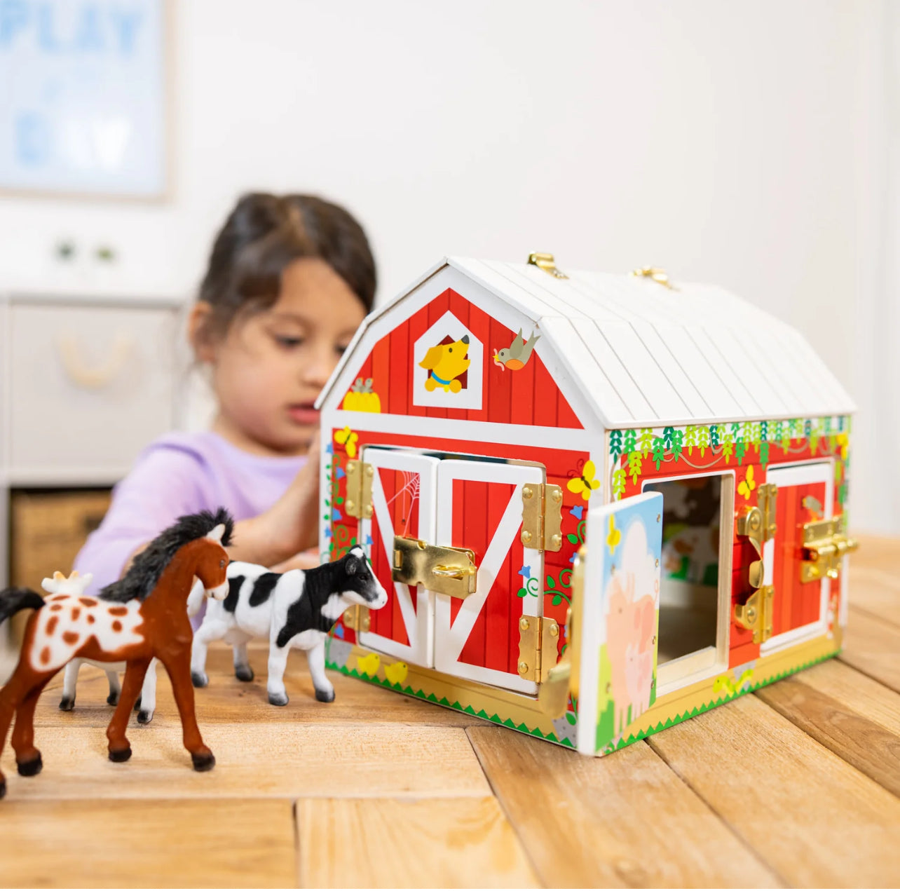 بيت المزرعة الخشبي الكبير