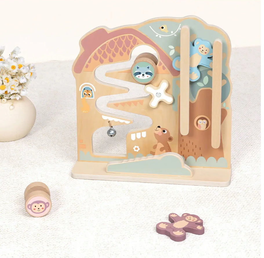 مسار  تفاعلي خشبي