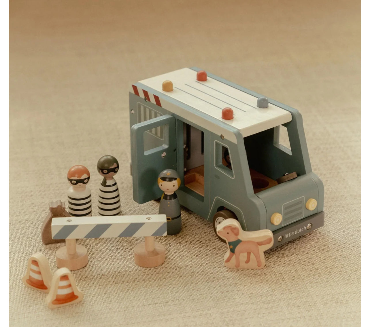 شاحنة شرطة خشبية