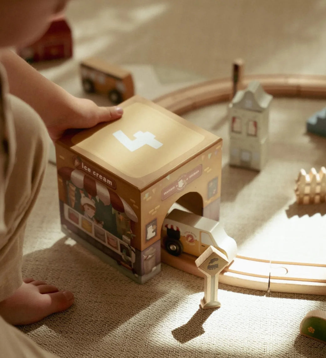 مكعبات بناء وسيارات